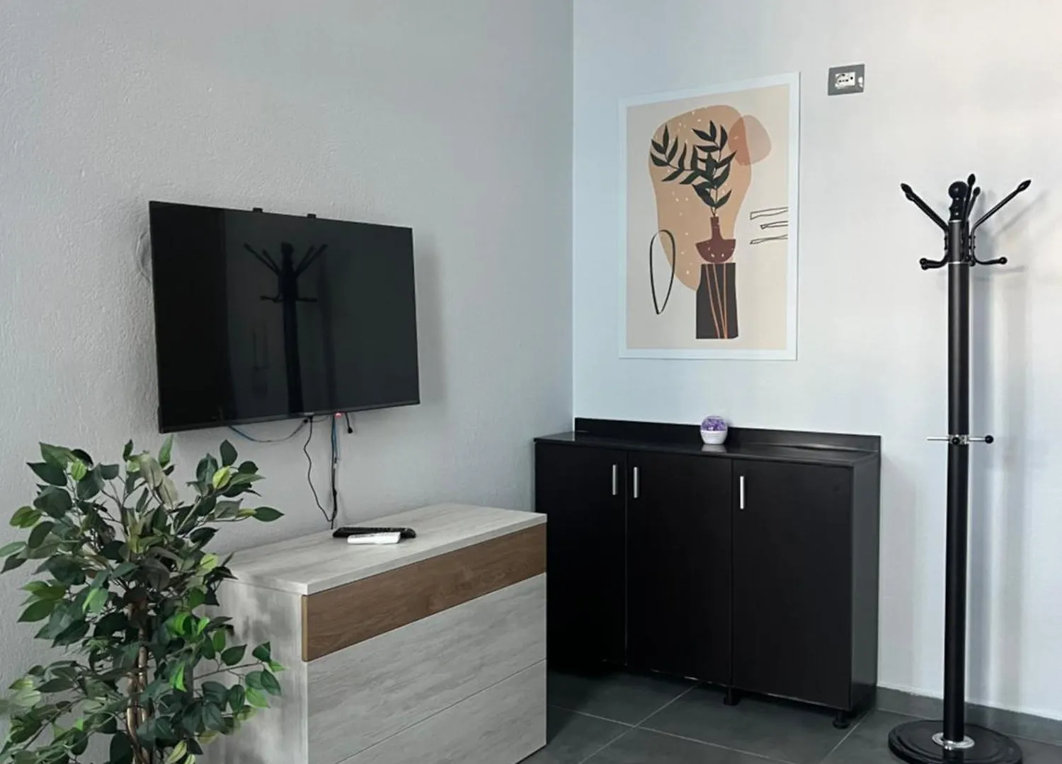 Tirana Room 83